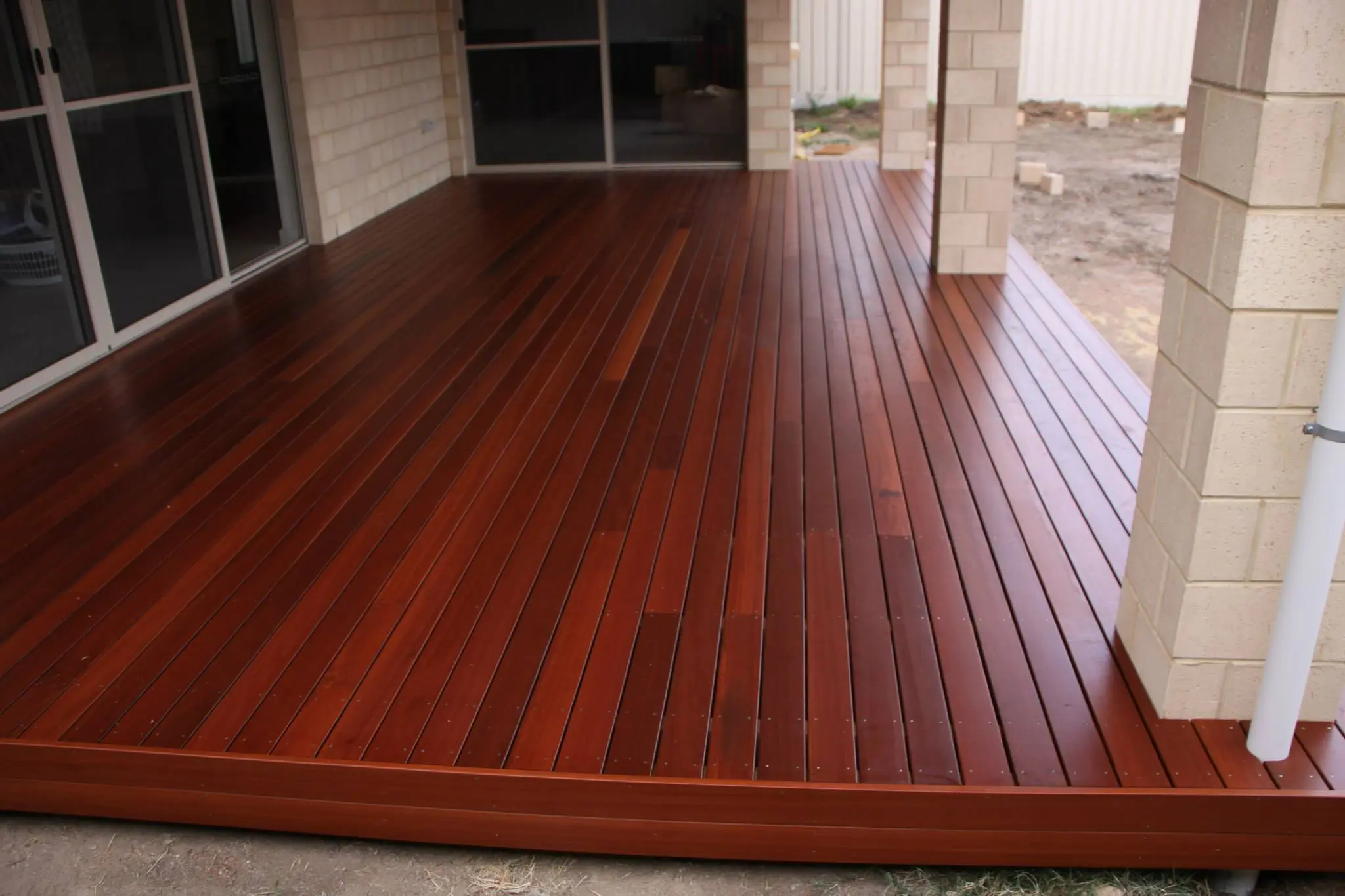 Decking area portfolio image to demonstrate a Residential service that Ideal Built offers its clients.